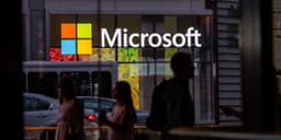 an image of Software Stocks Have Taken a Hit, and This Chart Indicates It's Not the Right Moment to Invest.