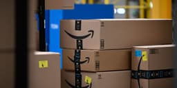 Amazon Shares Experience Worst Decline Since 2006: Is Now the Right Moment to Invest?