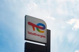 TotalEnergies Teams Up With RWE For Largest Green Hydrogen Deal In Germany, Set To Cut CO2 By 300K Tons