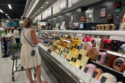 Supreme Court's Tariff Reversal: Economic Impacts Explored