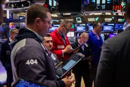 an image of Stock Futures Dip Amid AI Bubble Concerns