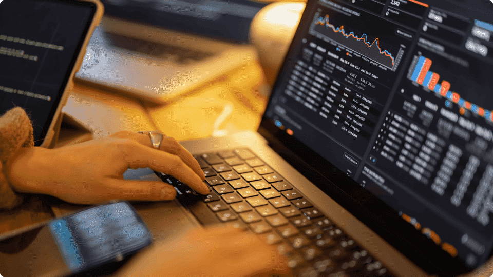 an image of 1280_x_720px_laptop_screen_showing_financial_data